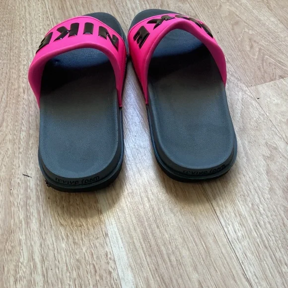Pink Nike Offcourt Women's Slide Sandals Size 9 - Picture 5 of 8